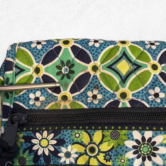 Vera Bradley Daisy Daisy Retired Mini Hipster Crossbody Bag‎ Purse Stained - Picture 6 of 9